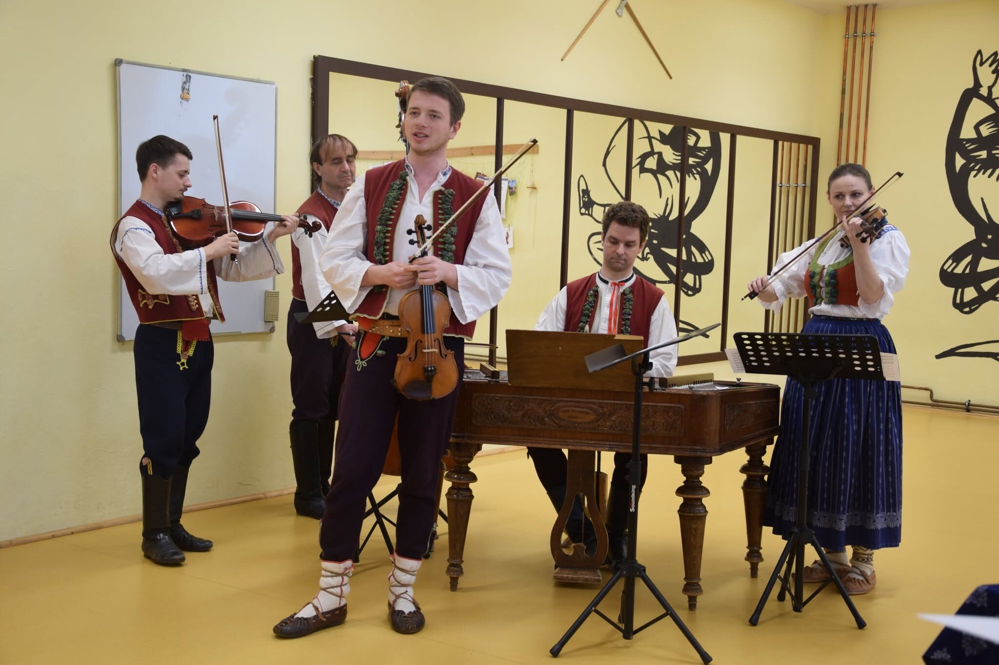 Musicians of Folklorní soubor Vlčina